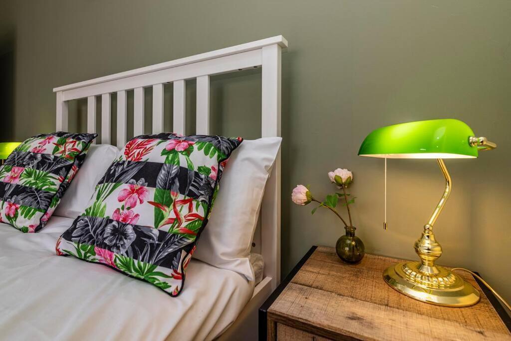 Dovecote House Beeston Private Parking 15Mins From Nottingham City Centre Close To Qmc Hospital Exterior photo